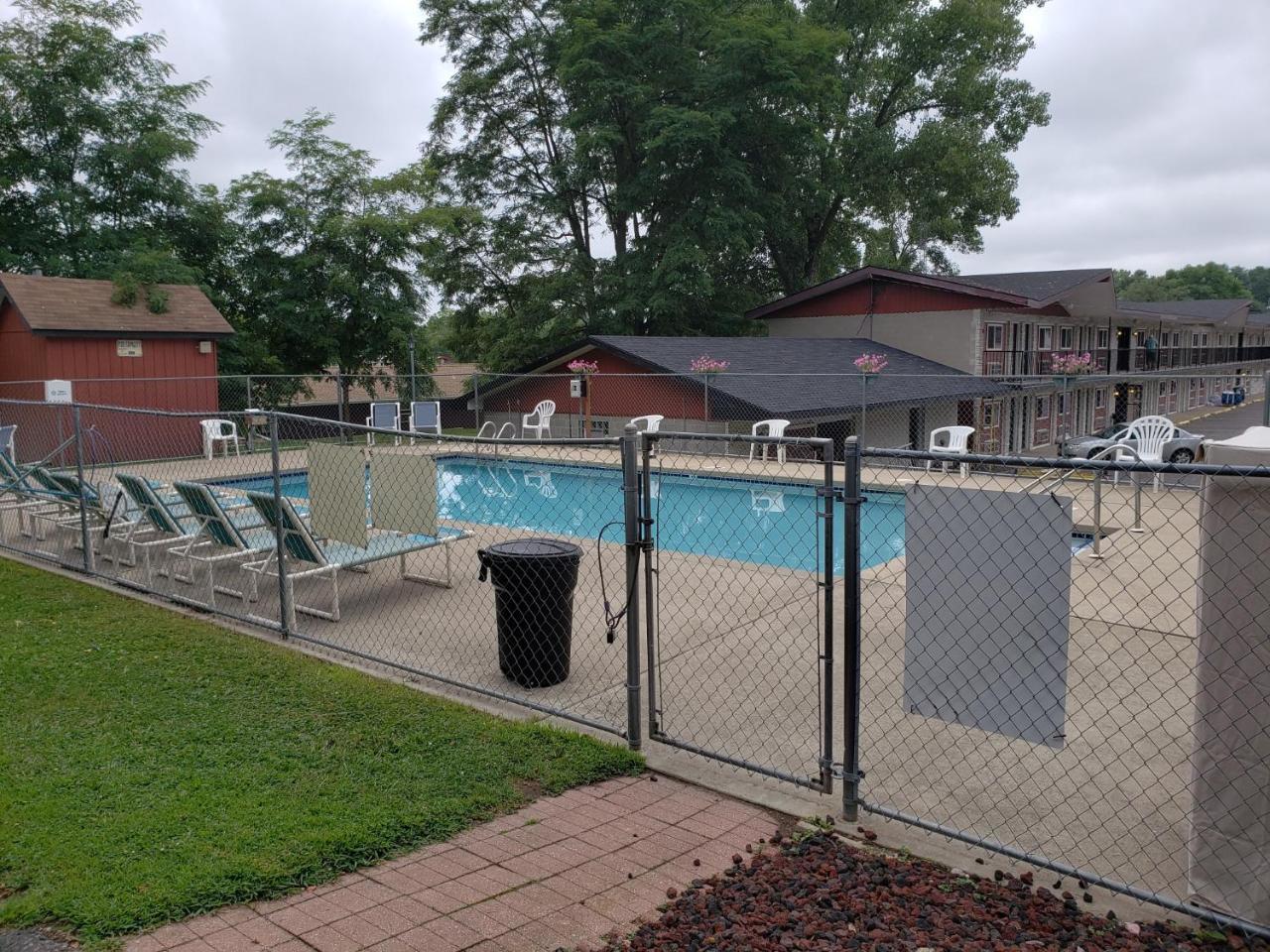 Woodside Dells Hotel & Suites Wisconsin Dells Εξωτερικό φωτογραφία